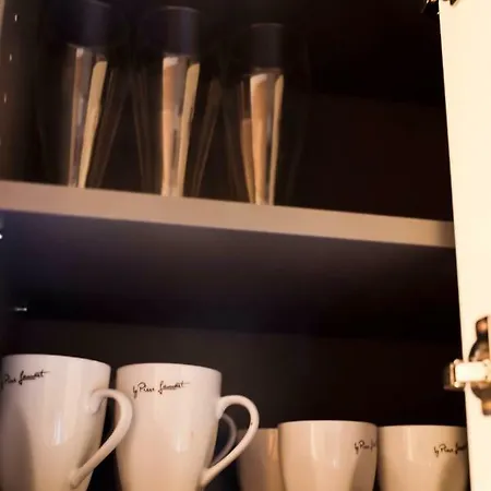 Ah Corner House Appartement *