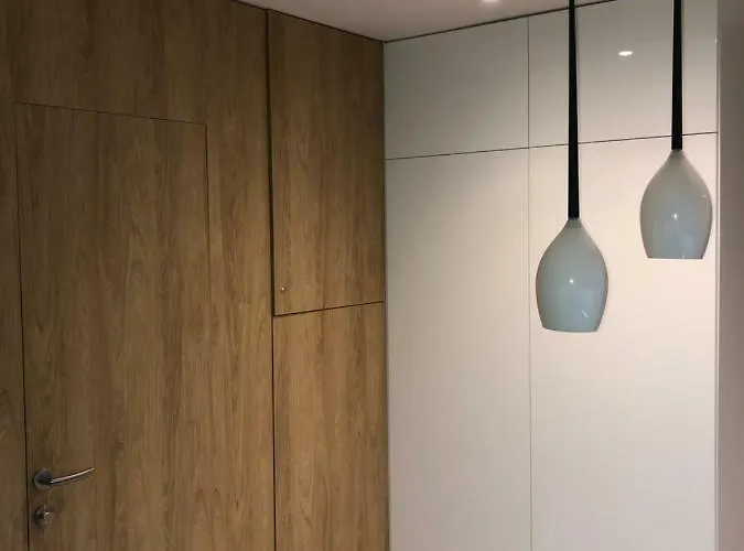 Ah Corner House Appartement *