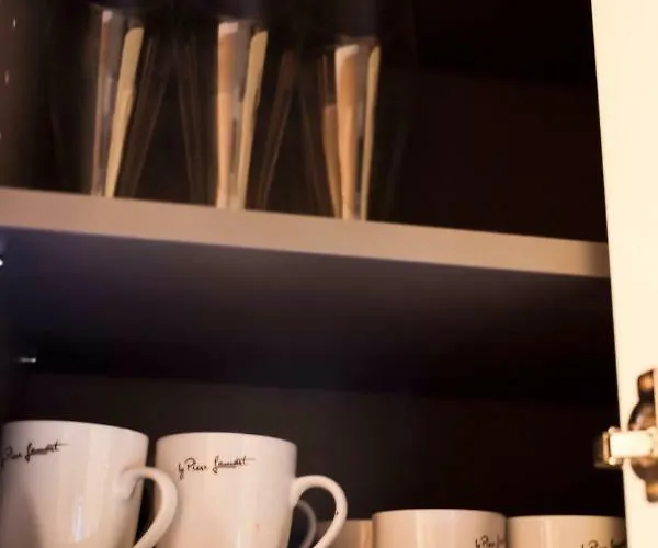 Ah Corner House Appartement *